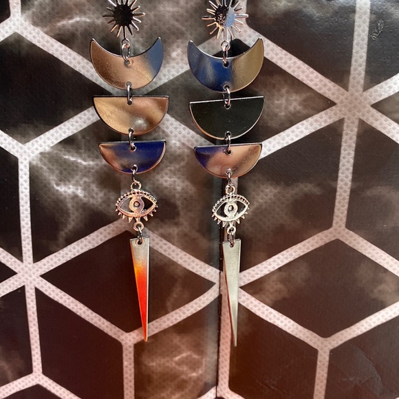 Flashy celestial earrings - Picture 2 of 3